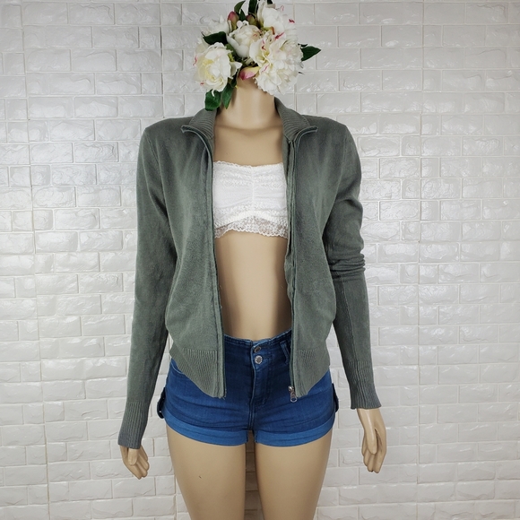 large junior army green full zip sweater ( 5 for $20 ) - Picture 2 of 8